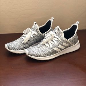 Women’s adidas sneaker 7